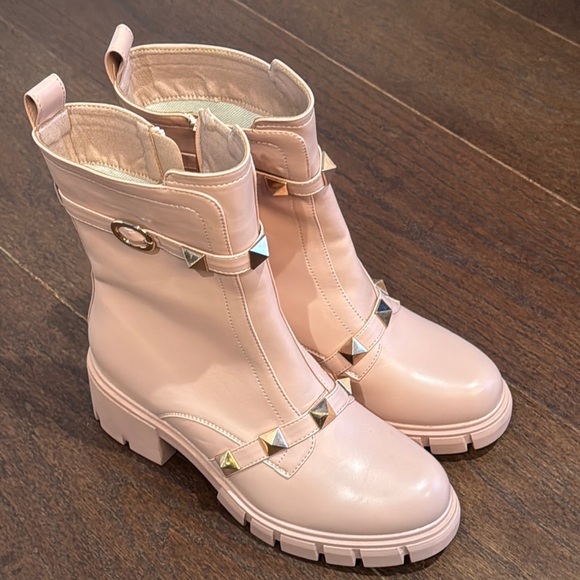 NWOT Cape Robbin Women's Pink Yuri Studded Boots Size 8 - Picture 1 of 7